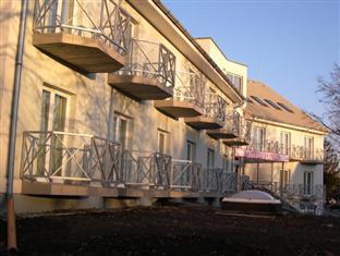 Hotel Pontis Biatorbágy Exterior foto
